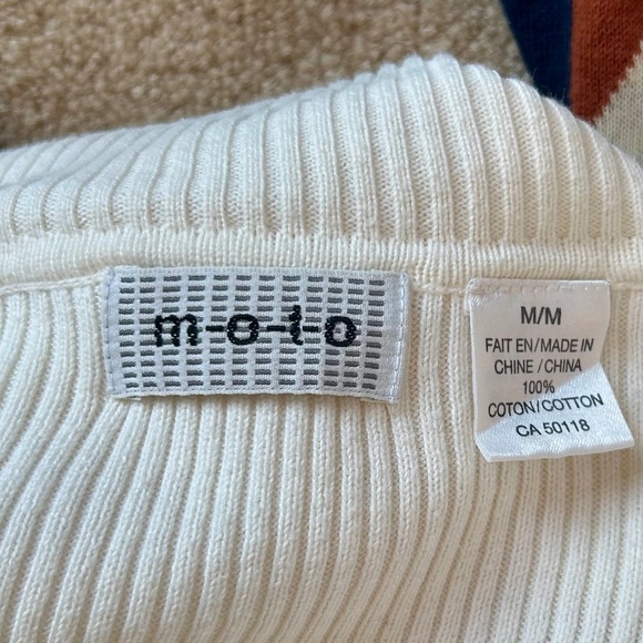 M-o-l-o Cream Turtleneck Long Sleeve Knit Sweater in Size M - Picture 5 of 5